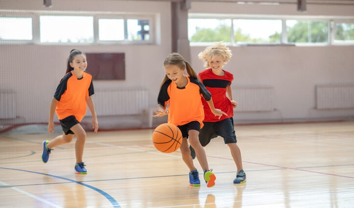 kids sports playing basketball