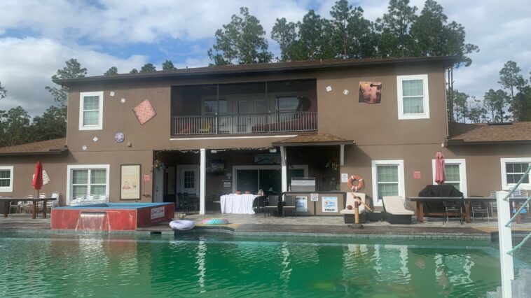 Resort by the poolside