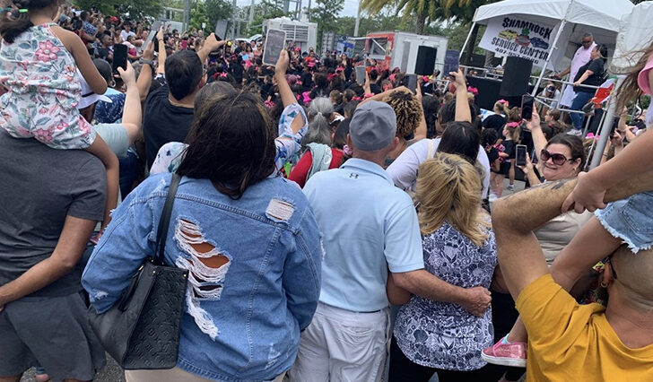 Crowds gather at Nona Festival