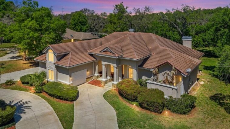 Spring Into Opportunity: What Easter Season Means for Central Florida Real Estate