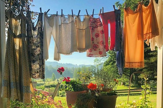 Hanging laundry out to dry