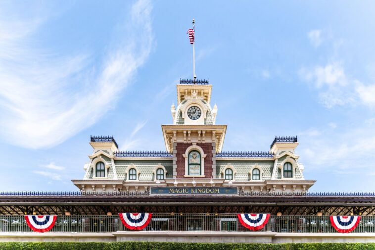aheroswelcomedisneylandresorthonorsmedalofhonorrecfeature Central Florida Lifestyle A Heros Welcome Disneyland Resort Honors Medal of Honor Recipient Royce Williams feature Central Florida Lifestyle