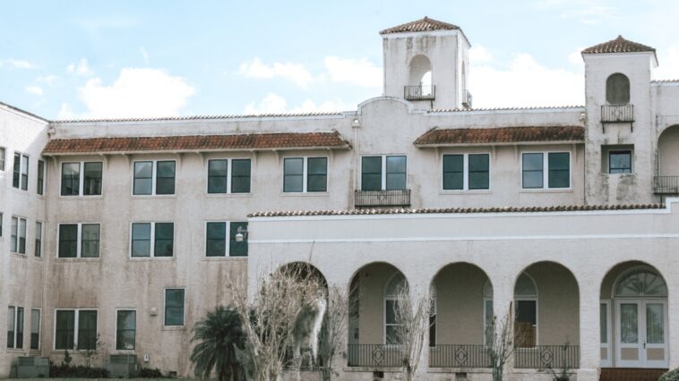 DeBary Hall Offers Family Programs in November feature - Central Florida Lifestyle